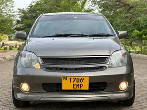 Toyota IST 2004 Gray