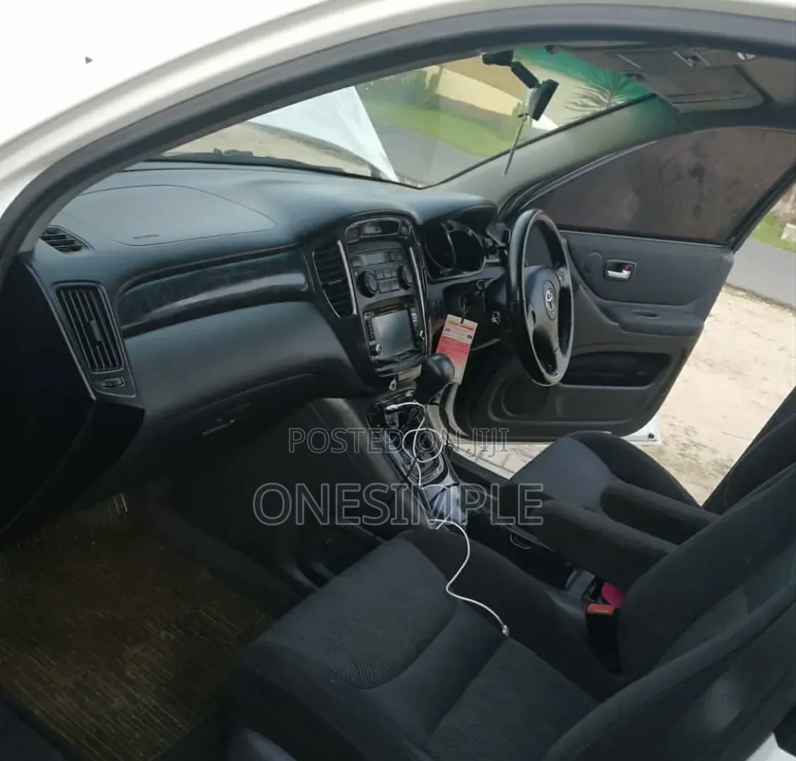Toyota Kluger 2000 White