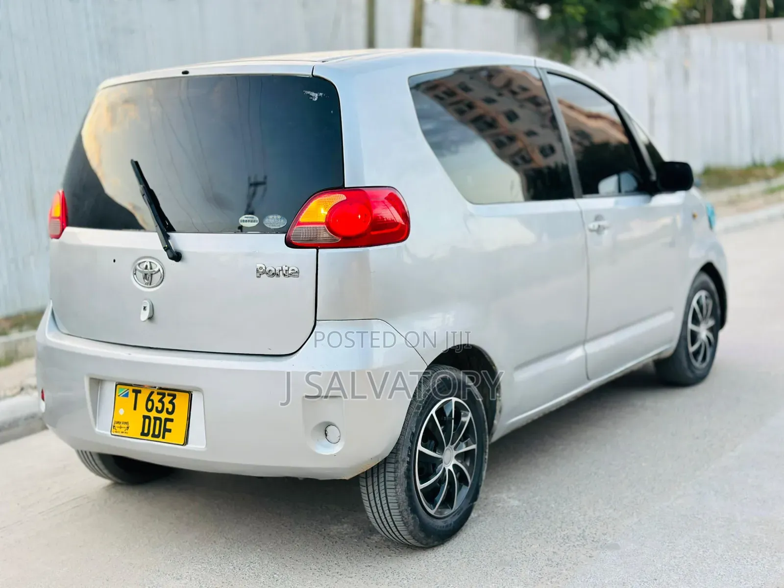 Toyota Porte 2004 Silver
