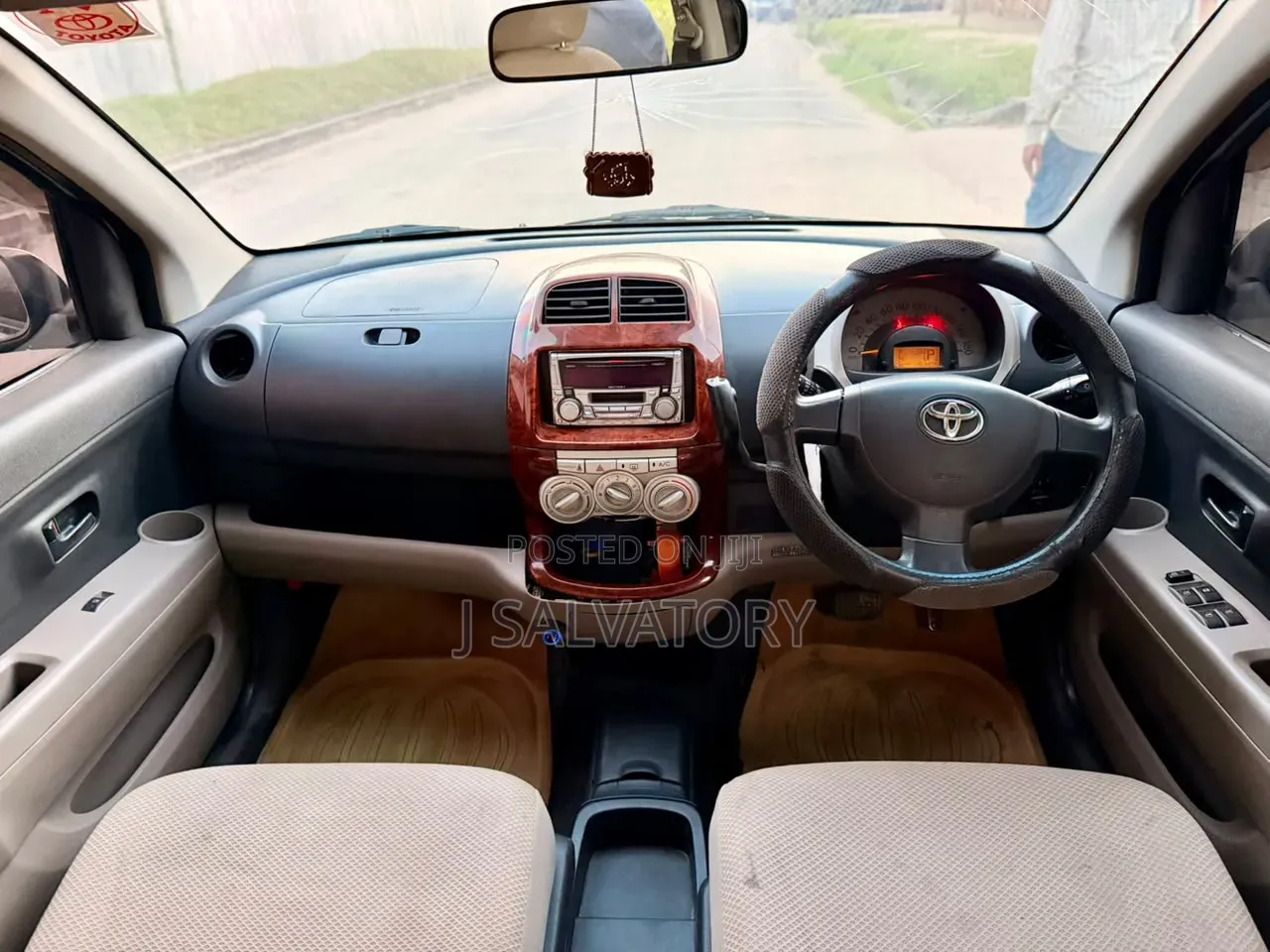 Toyota Passo 2005 Silver