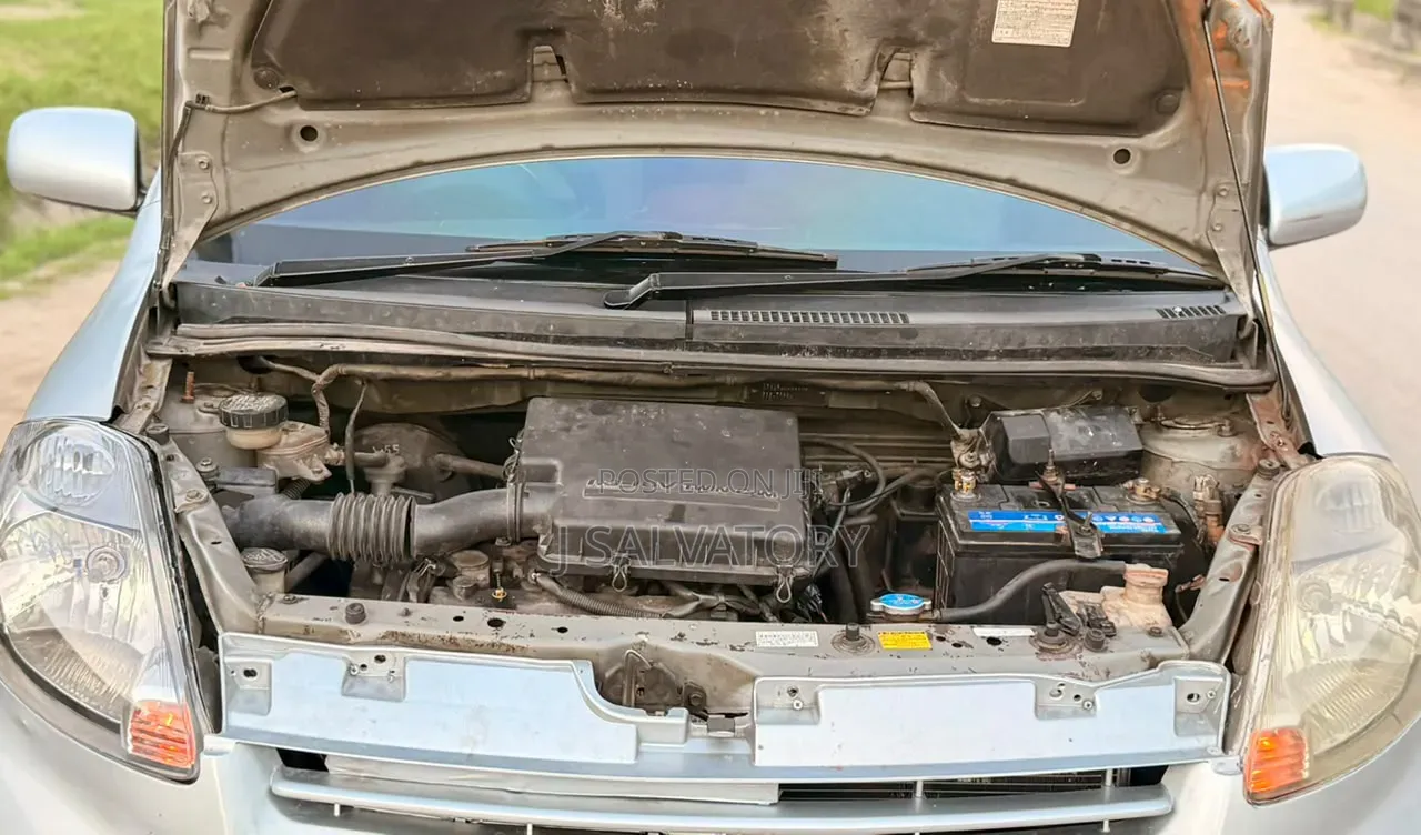Toyota Passo 2005 Silver