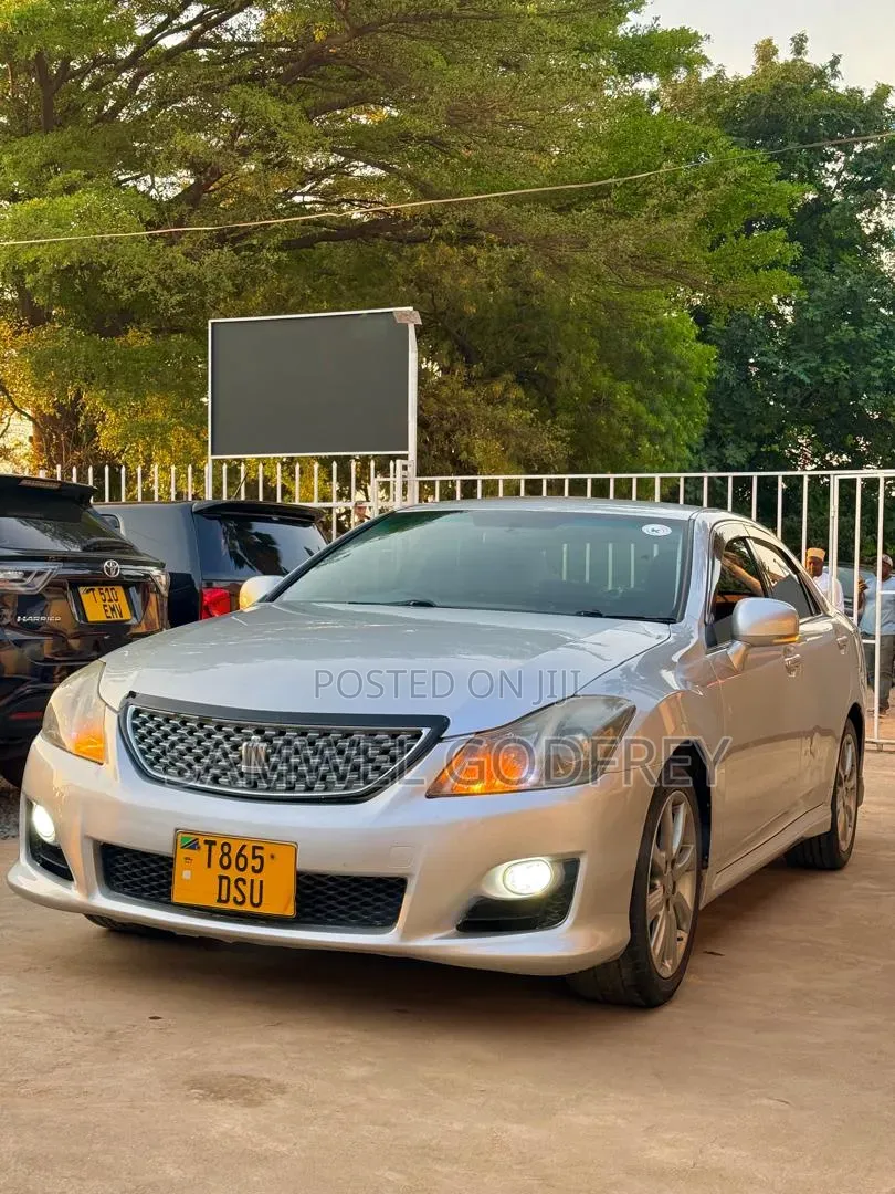 Toyota Crown 2009 Silver