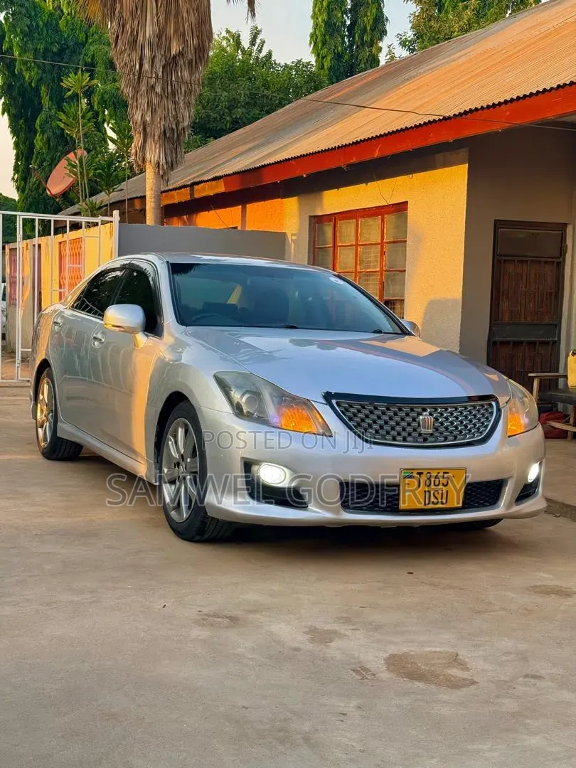 Toyota Crown 2009 Silver
