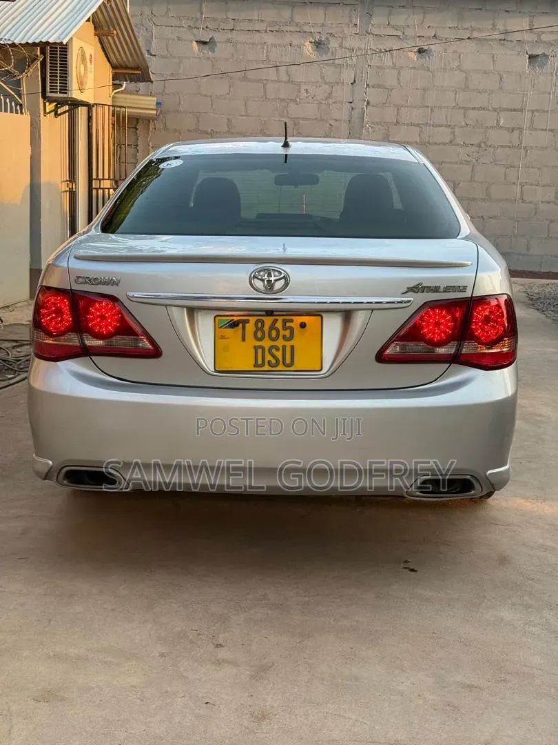 Toyota Crown 2009 Silver