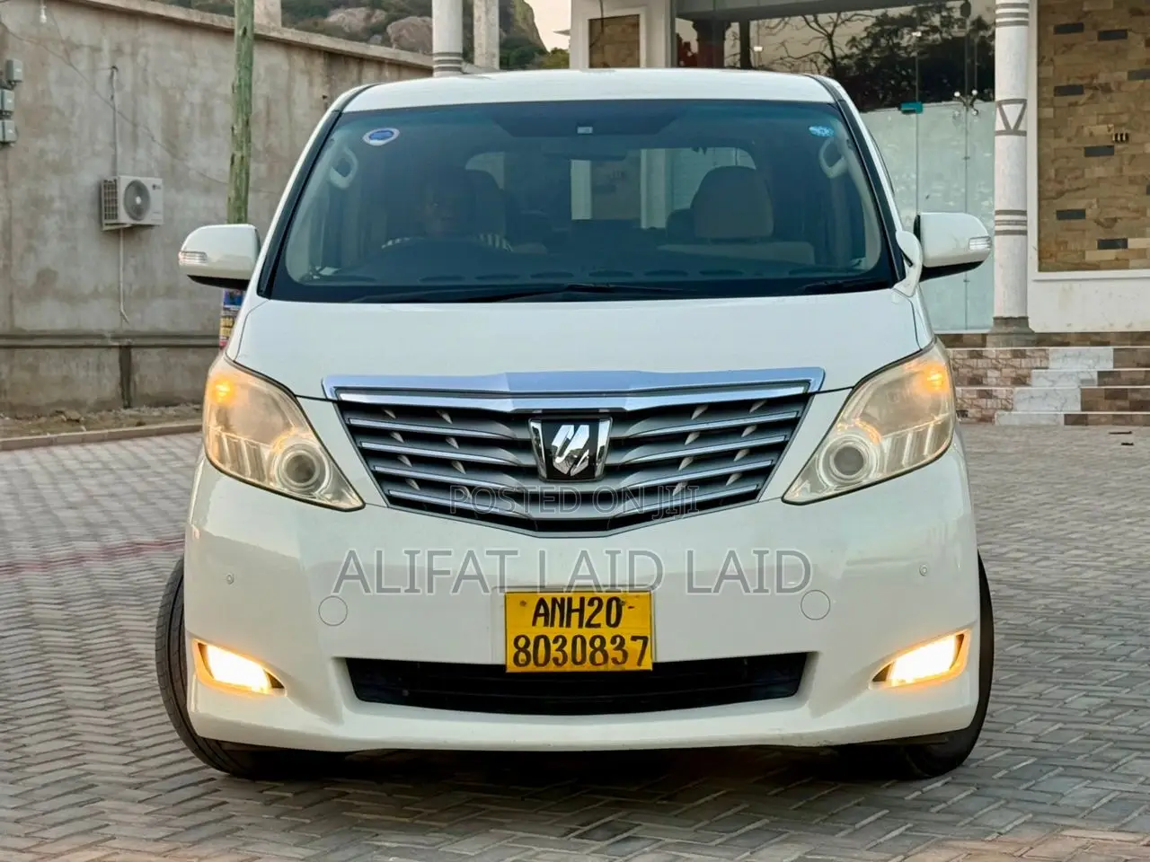 Toyota Alphard 2.4 Hybrid AWD 2011 White