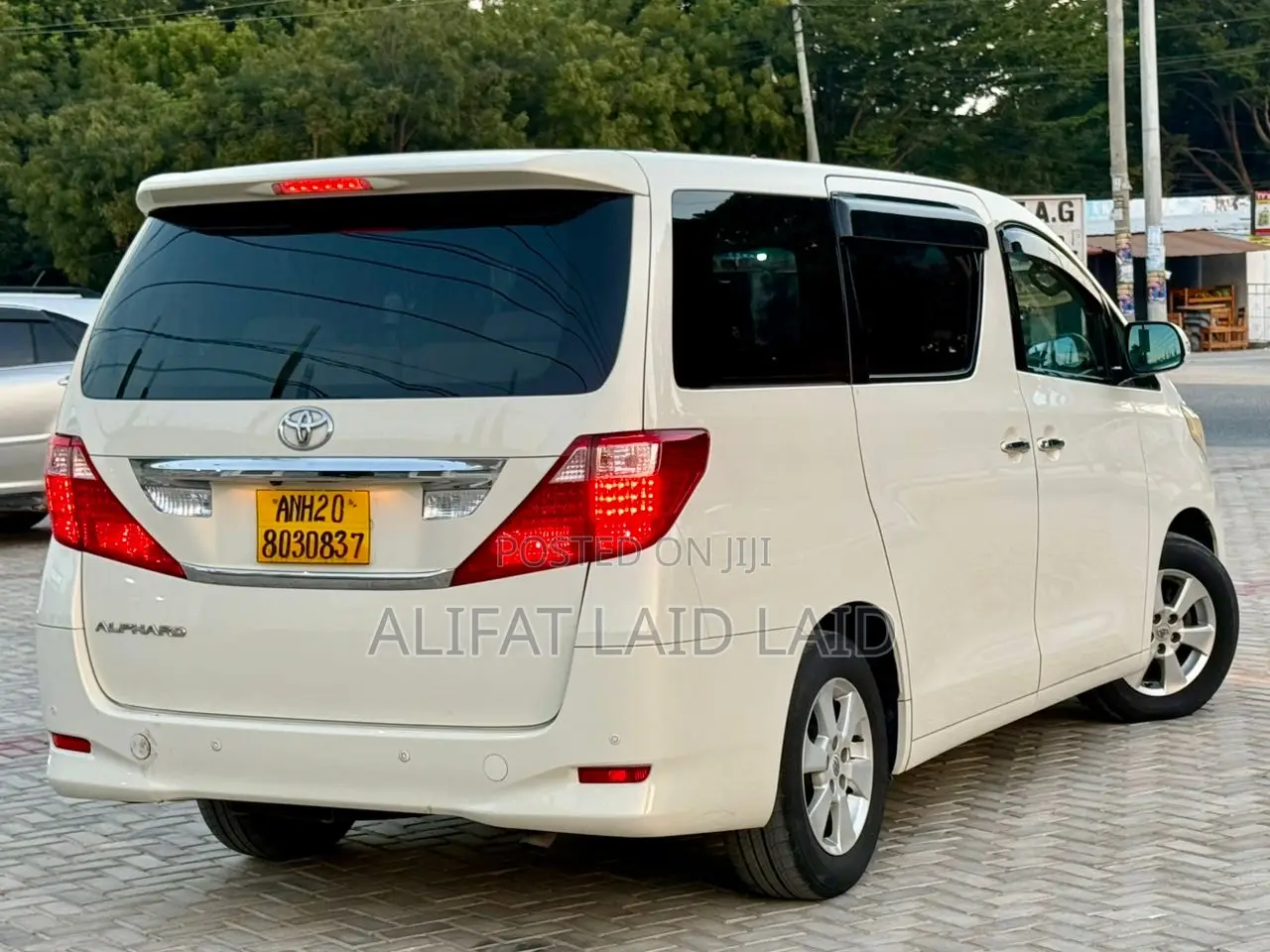 Toyota Alphard 2.4 Hybrid AWD 2011 White