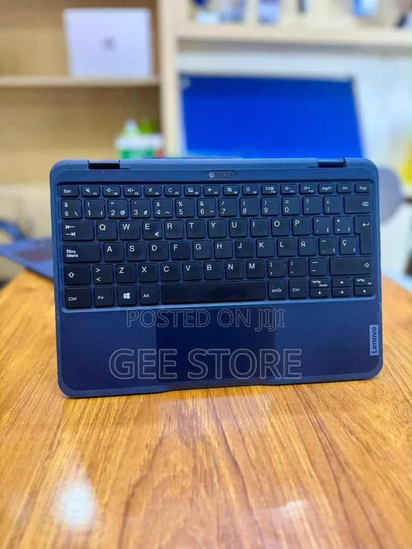 Laptop Lenovo 500e 4GB Intel Core i3 SSD 128GB