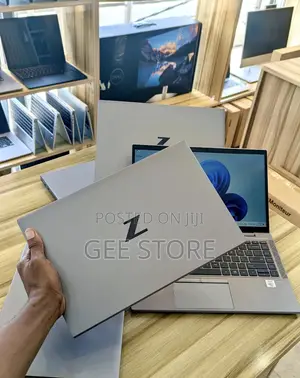 Laptop HP ZBook Firefly 14 G7 16GB Intel Core i7 SSD 256GB