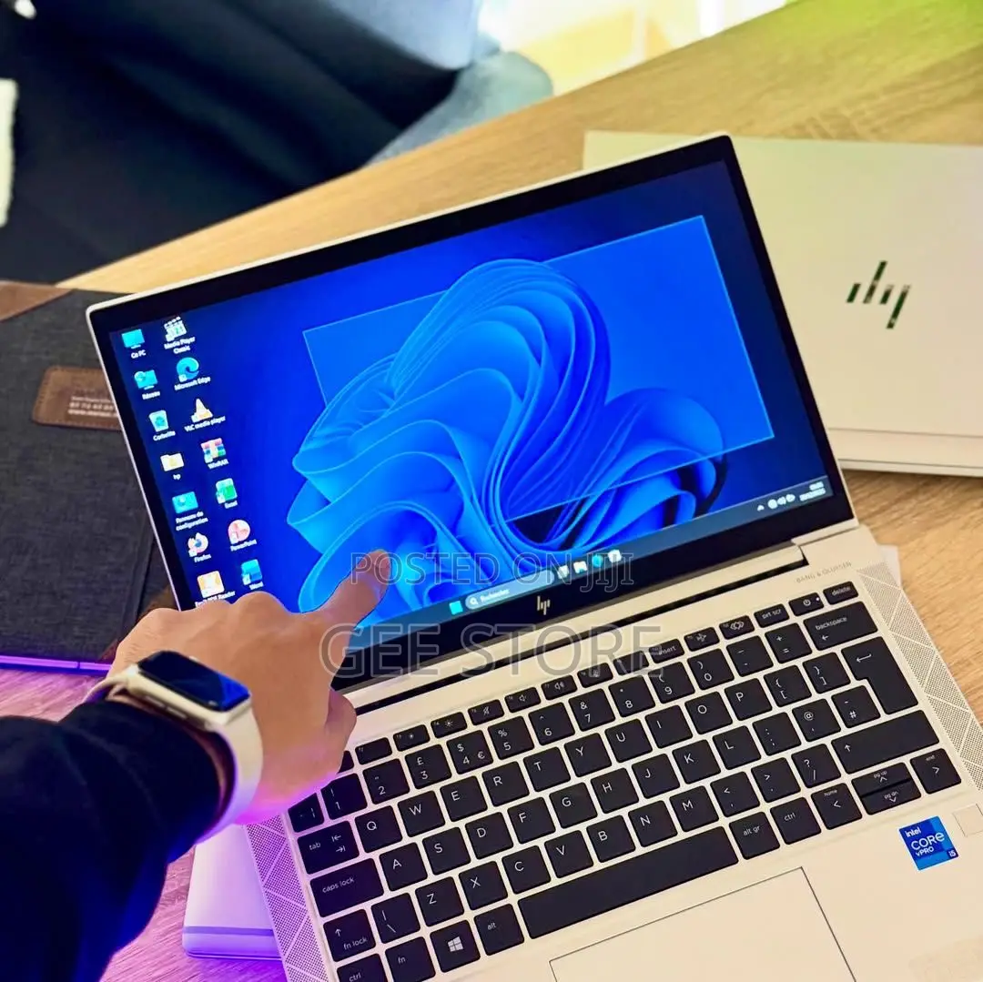 Laptop HP EliteBook 830 G8 16GB Intel Core i7 SSD 512GB