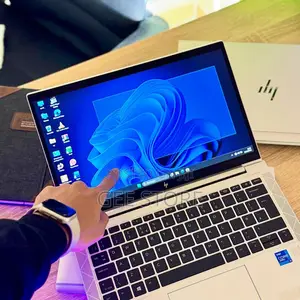 Laptop HP EliteBook 830 G8 16GB Intel Core i7 SSD 512GB