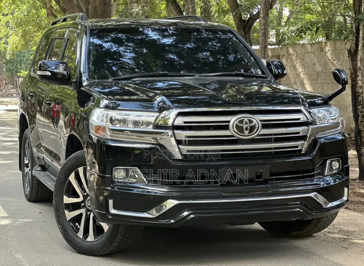 Toyota Land Cruiser 4.6 V8 ZX 2017 Black