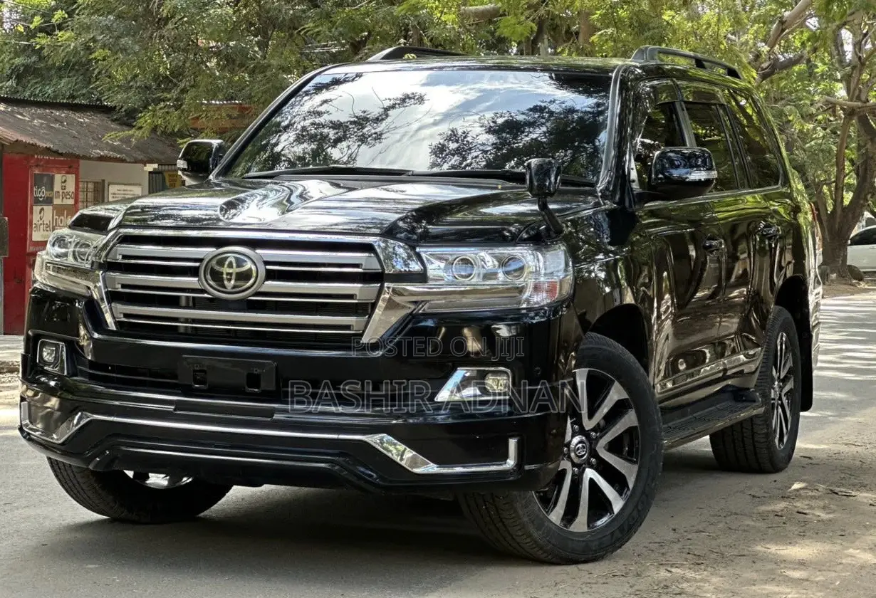 Toyota Land Cruiser 4.6 V8 ZX 2017 Black