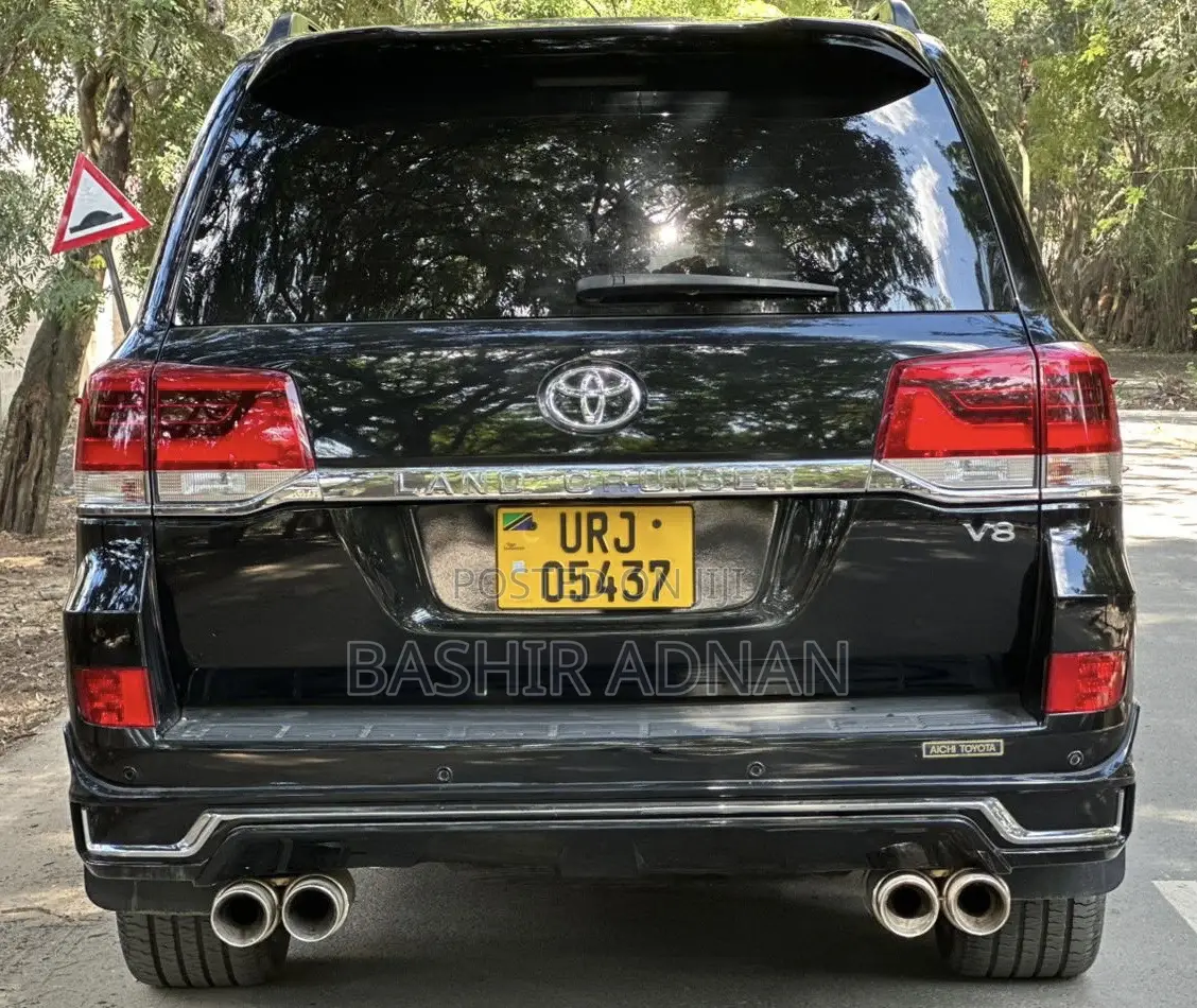 Toyota Land Cruiser 4.6 V8 ZX 2017 Black