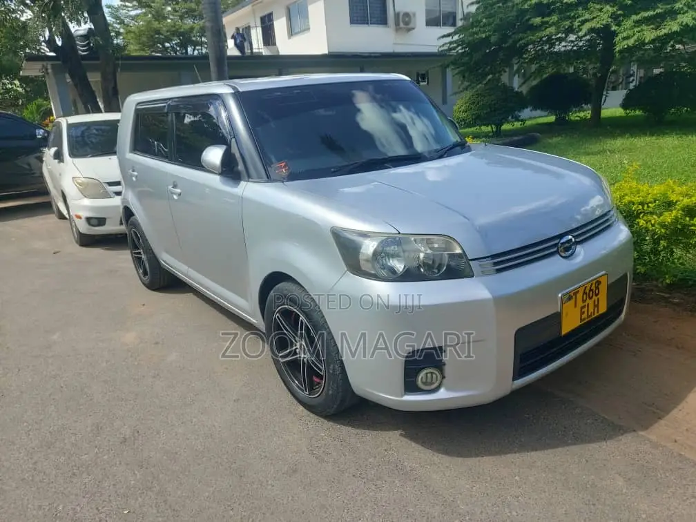 Toyota Corolla Rumion 2011 Silver