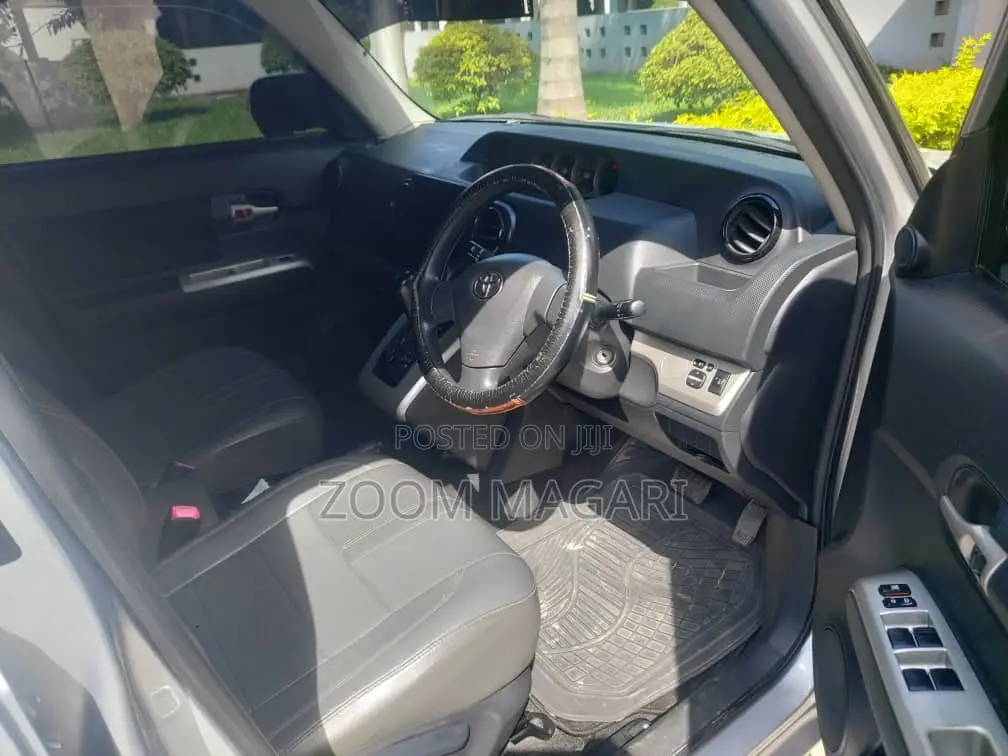 Toyota Corolla Rumion 2011 Silver