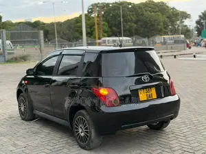 Toyota IST 2004 Black