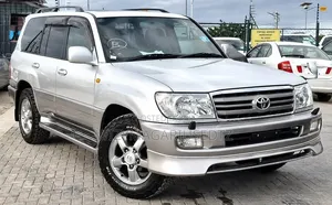 Toyota Land Cruiser 2005 Gray
