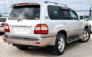 Toyota Land Cruiser 2005 Gray