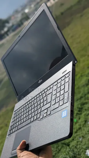 Laptop Fujitsu 8GB Intel Core i3 HDD 500GB