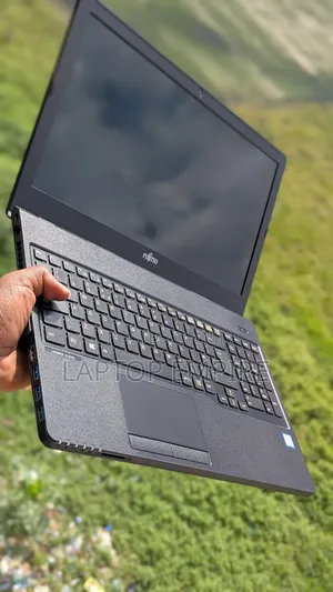 Laptop Fujitsu 8GB Intel Core i3 HDD 500GB