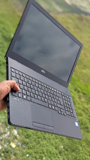 Laptop Fujitsu 8GB Intel Core i3 HDD 500GB