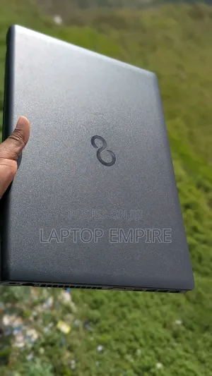 Laptop Fujitsu 8GB Intel Core i3 HDD 500GB