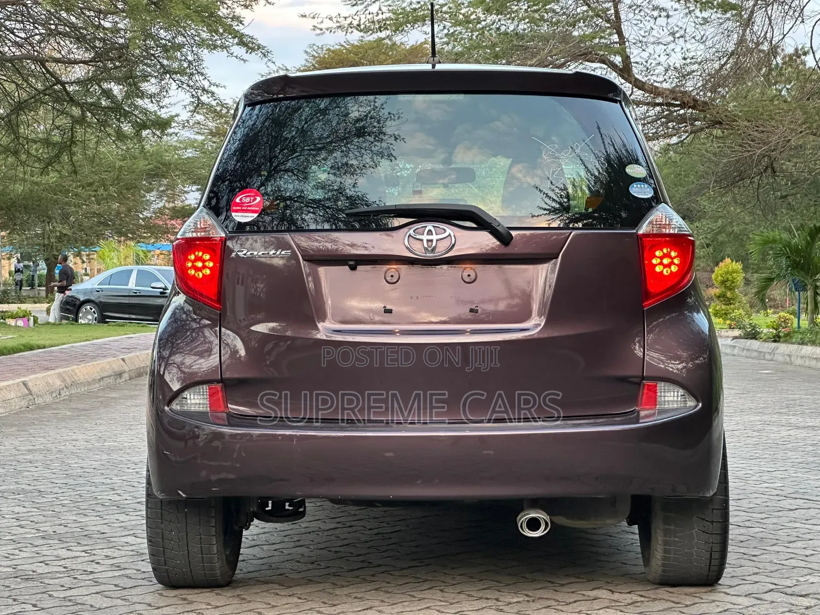 Toyota Ractis 2013 Burgundy