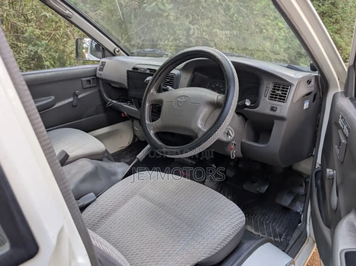 Toyota TownAce 2005 White