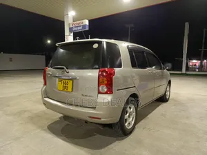 Toyota Raum 2004 Silver