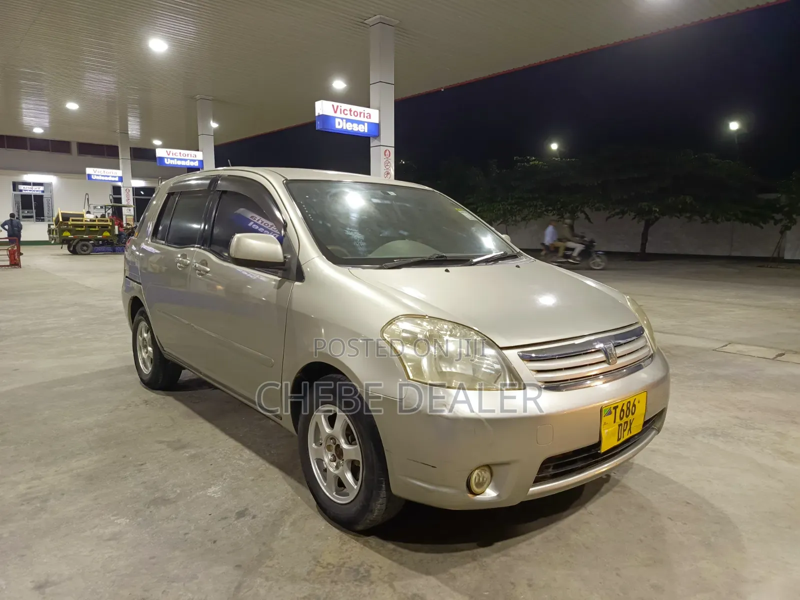 Toyota Raum 2004 Silver