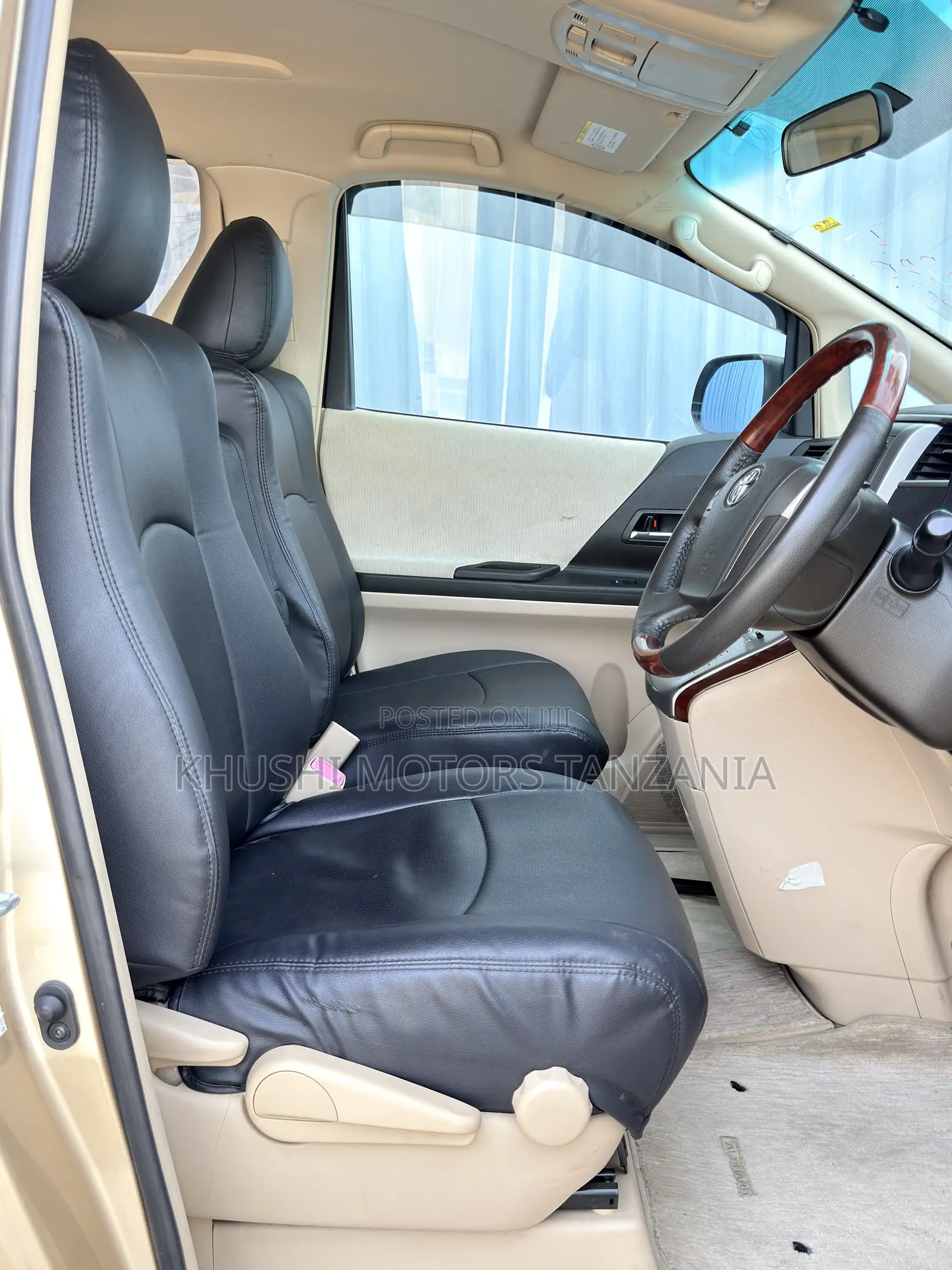 Toyota Alphard 2008 Gold