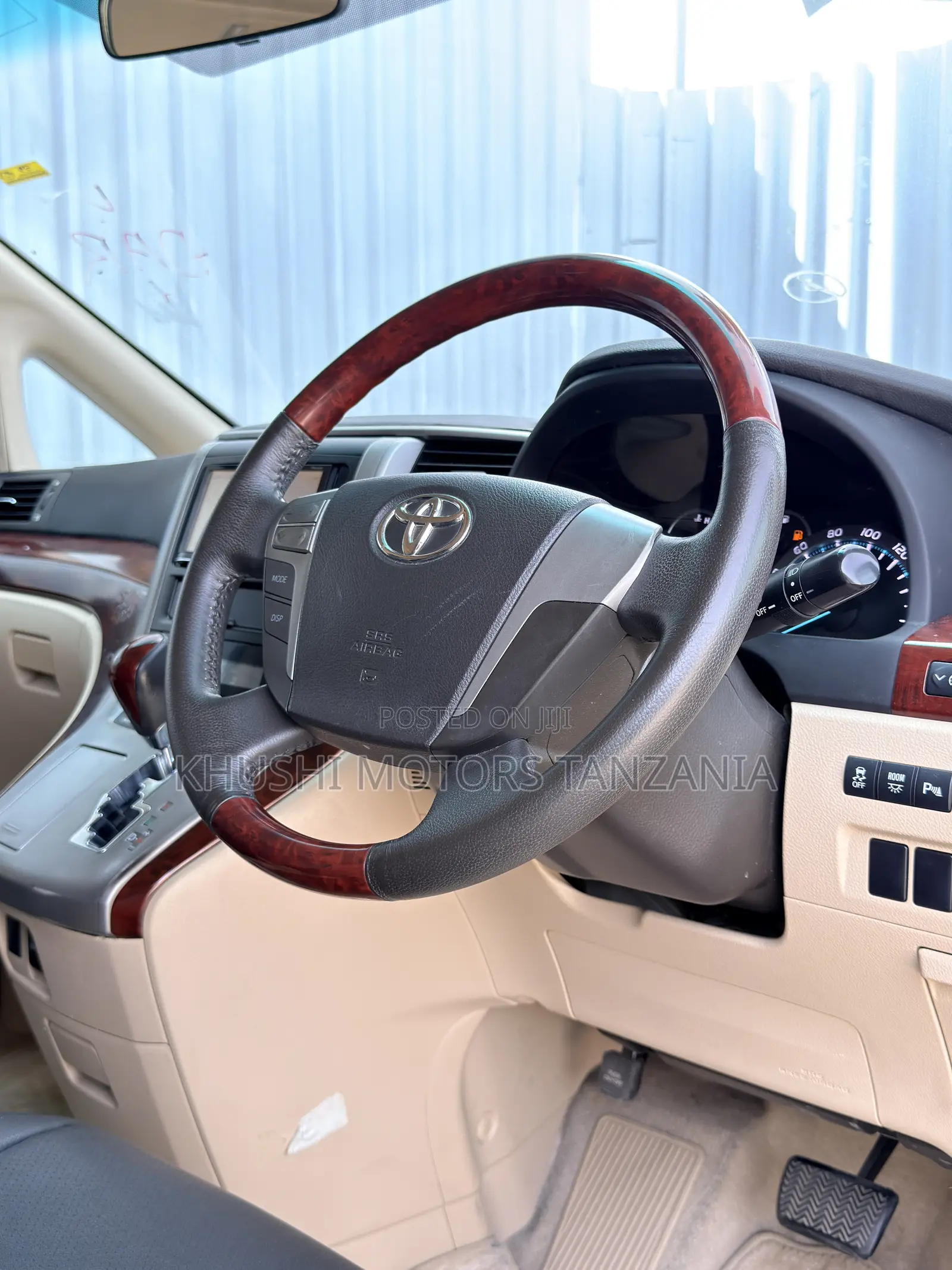 Toyota Alphard 2008 Gold