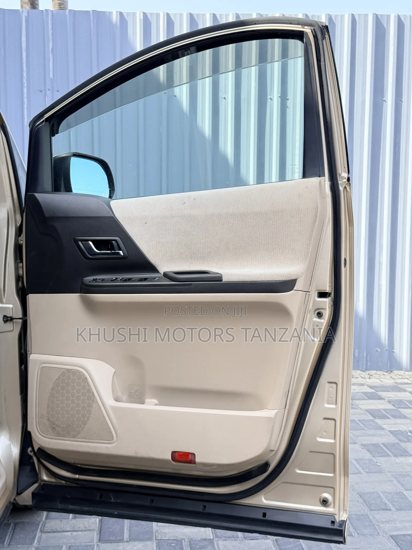 Toyota Alphard 2008 Gold