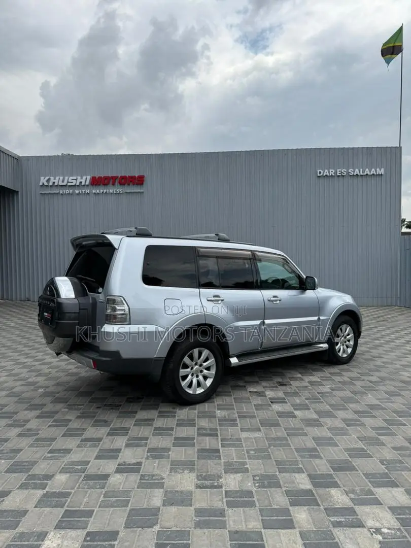 Mitsubishi Pajero 2007 Silver
