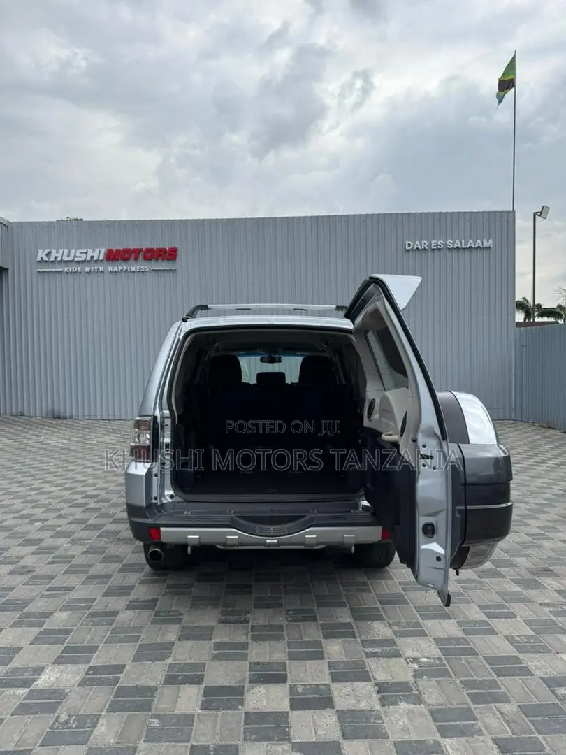 Mitsubishi Pajero 2007 Silver