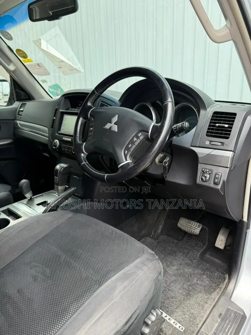 Mitsubishi Pajero 2007 Silver