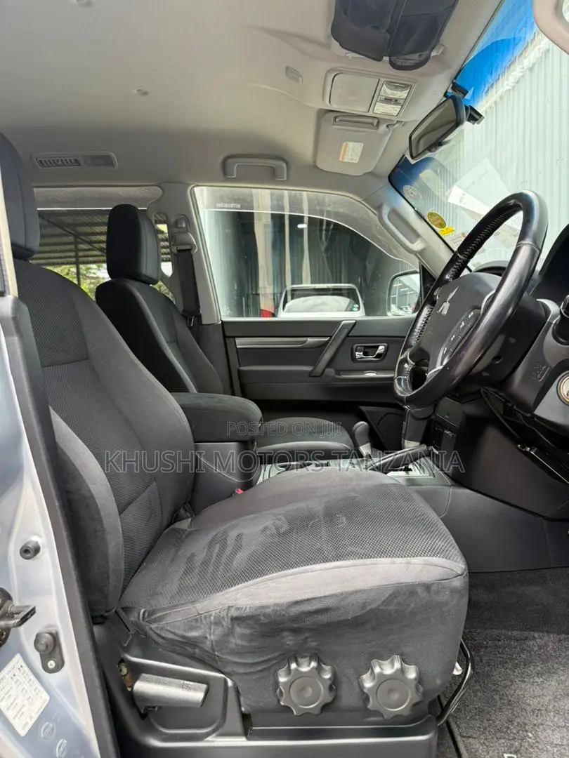 Mitsubishi Pajero 2007 Silver