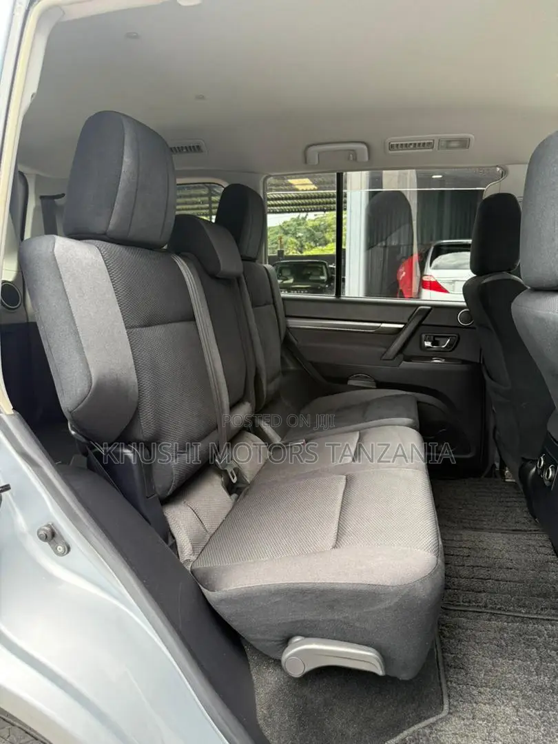 Mitsubishi Pajero 2007 Silver