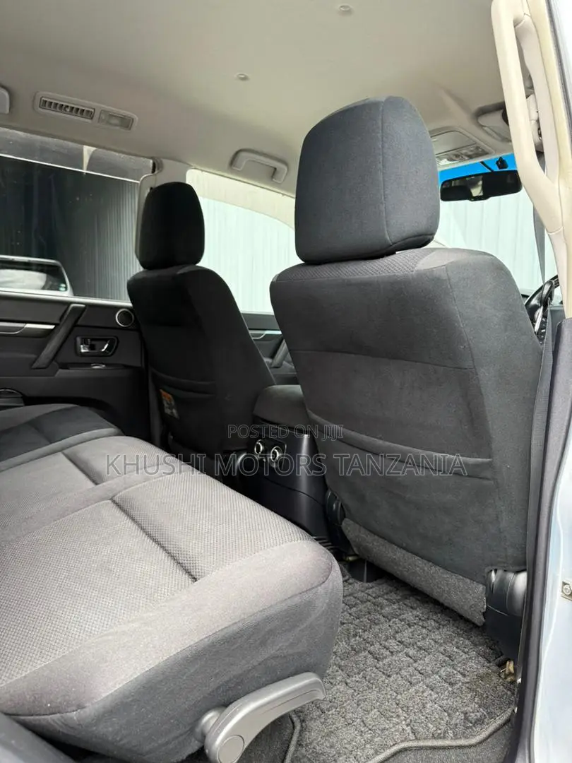 Mitsubishi Pajero 2007 Silver