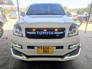 Toyota Land Cruiser Prado 2016 White