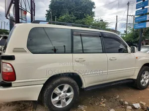 Toyota Land Cruiser 2004 White