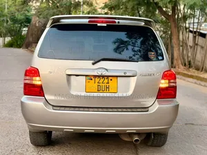 Toyota Kluger 2005 Gold