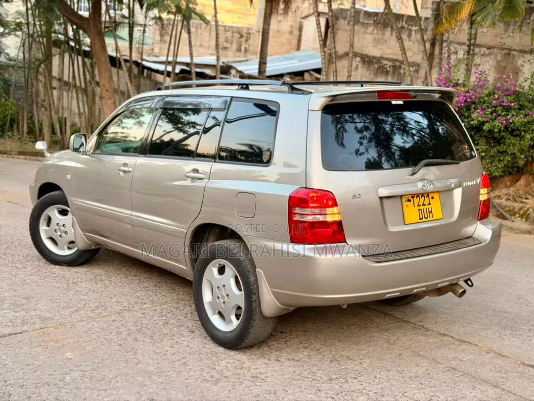 Toyota Kluger 2005 Gold