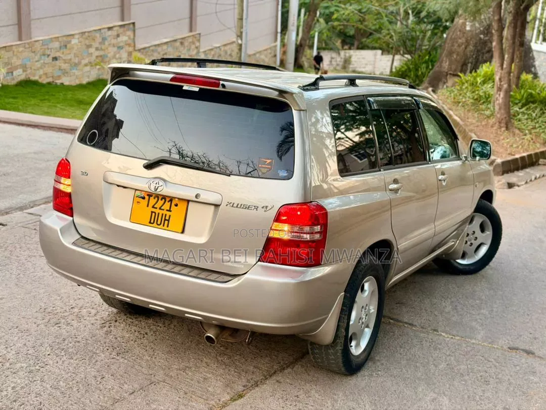 Toyota Kluger 2005 Gold