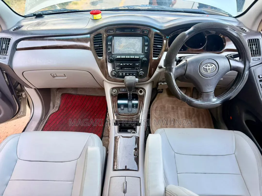 Toyota Kluger 2005 Gold
