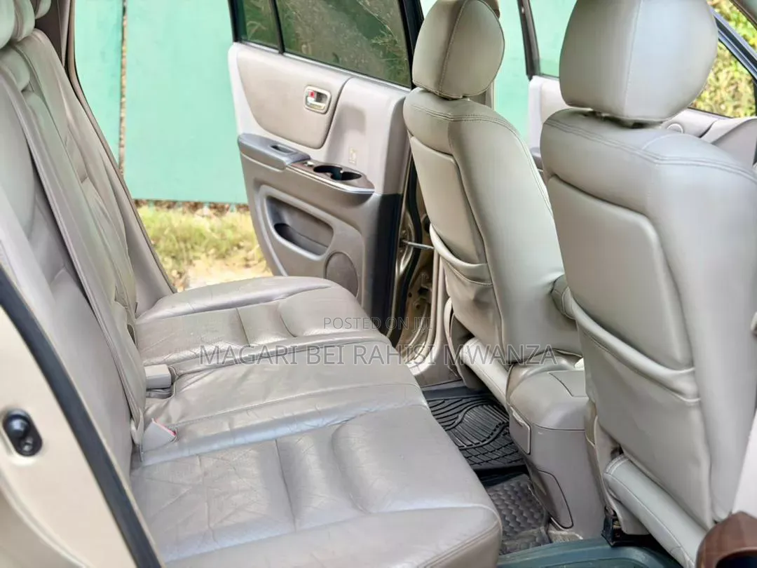 Toyota Kluger 2005 Gold