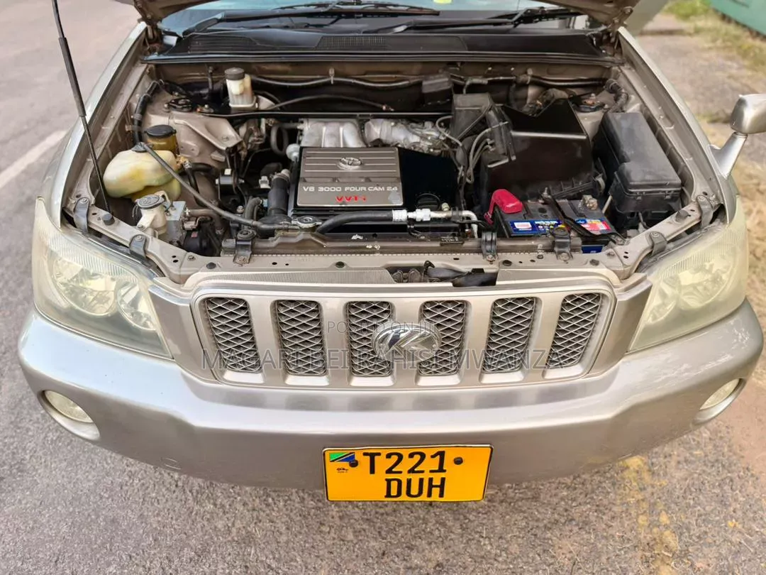 Toyota Kluger 2005 Gold