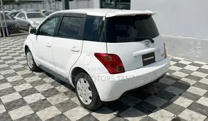 Toyota IST 2004 White
