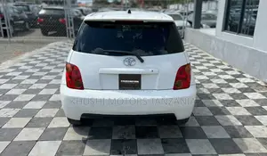 Toyota IST 2004 White