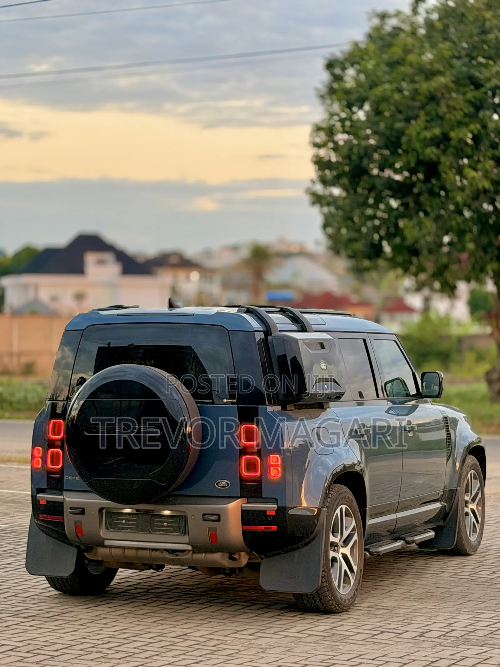 Land Rover Defender 2021 Blue